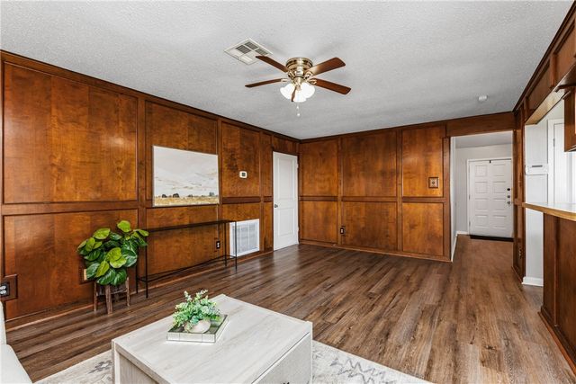 9321 Mars Ave, Corpus Christi, TX 78409