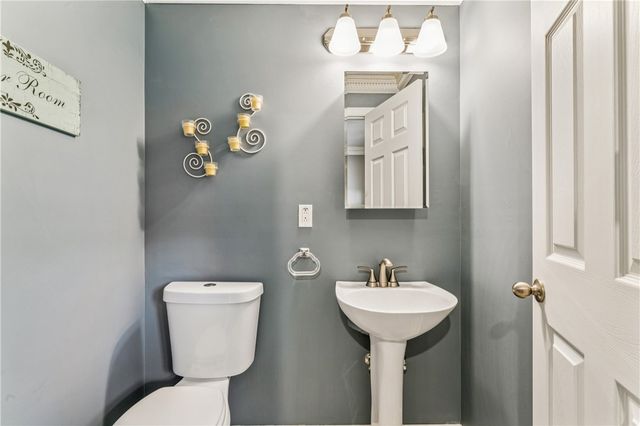 124 Pinebrook Drive, Chippewa Twp, PA 15010