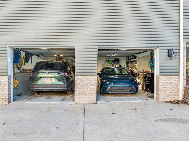 124 Pinebrook Drive, Chippewa Twp, PA 15010