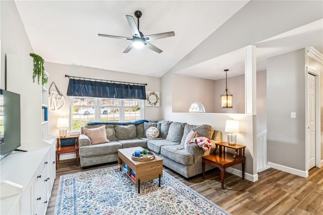 124 Pinebrook Drive, Chippewa Twp, PA 15010