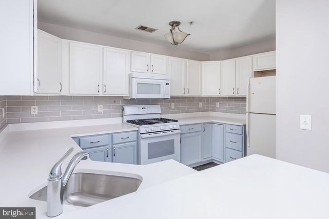85 HIGHBRIDGE LN, West Deptford, NJ 08086