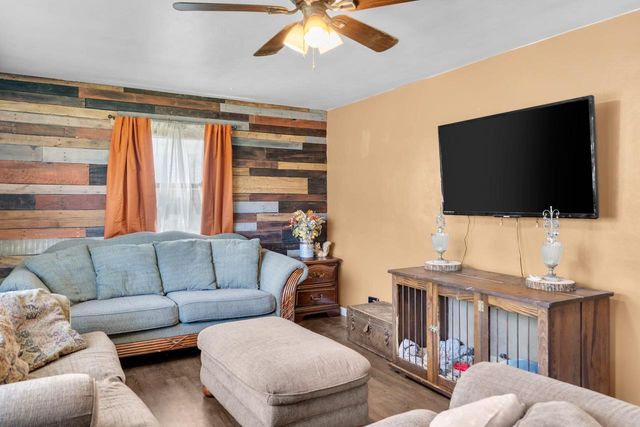 1009 S PEARL STREET, New London, WI 54961
