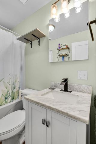 1009 S PEARL STREET, New London, WI 54961
