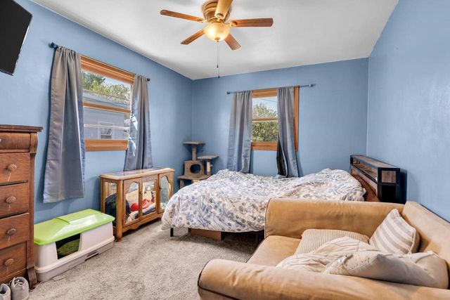 1009 S PEARL STREET, New London, WI 54961