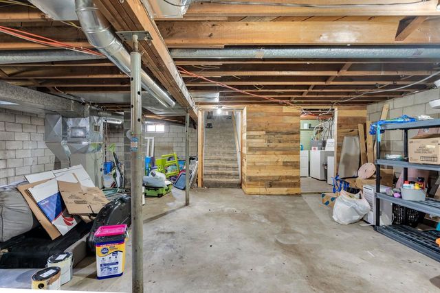 1009 S PEARL STREET, New London, WI 54961