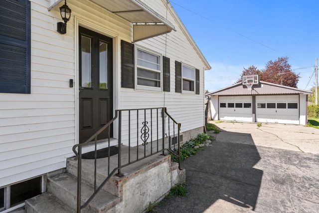 1009 S PEARL STREET, New London, WI 54961