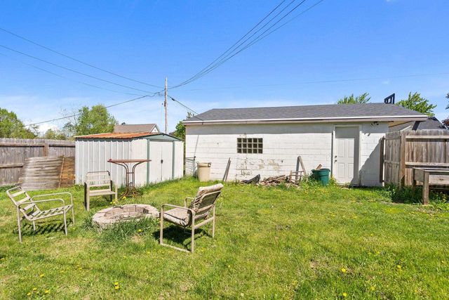 1009 S PEARL STREET, New London, WI 54961