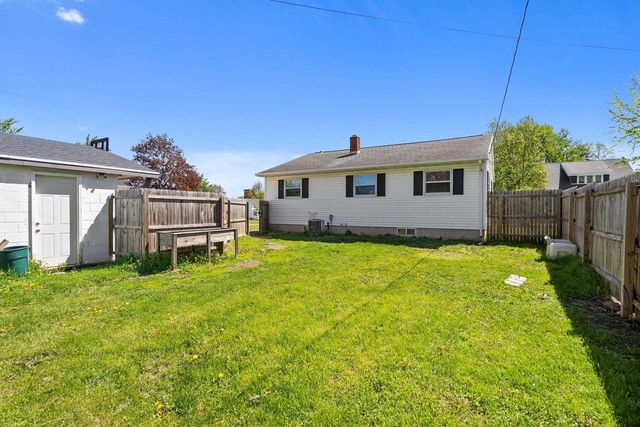 1009 S PEARL STREET, New London, WI 54961