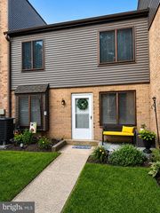 5200 HILLTOP DR #137, Brookhaven, PA 19015