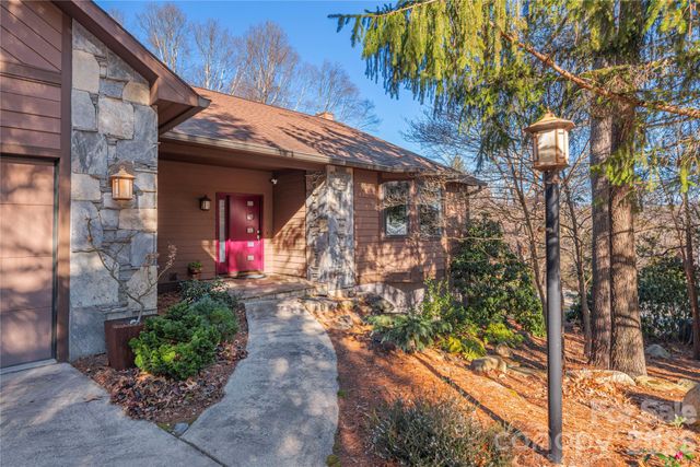 35 Hillcreek Drive, Asheville, NC 28804