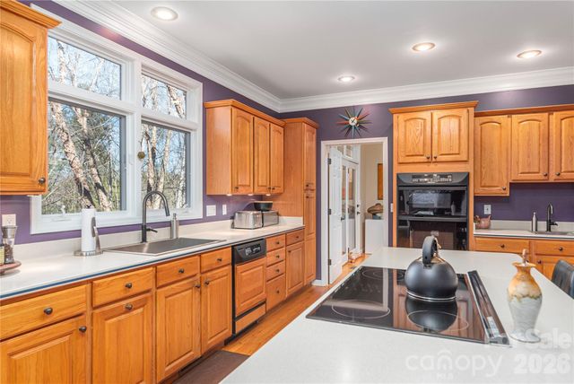 35 Hillcreek Drive, Asheville, NC 28804