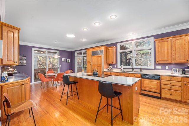 35 Hillcreek Drive, Asheville, NC 28804