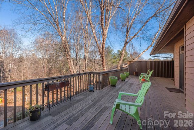 35 Hillcreek Drive, Asheville, NC 28804