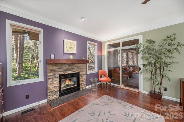 35 Hillcreek Drive, Asheville, NC 28804