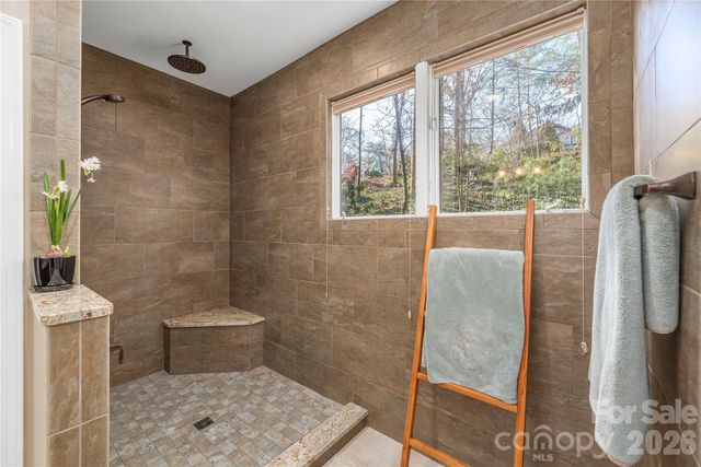 35 Hillcreek Drive, Asheville, NC 28804