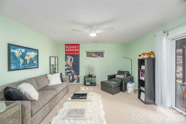 35 Hillcreek Drive, Asheville, NC 28804