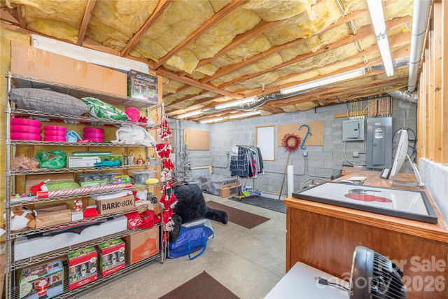 35 Hillcreek Drive, Asheville, NC 28804