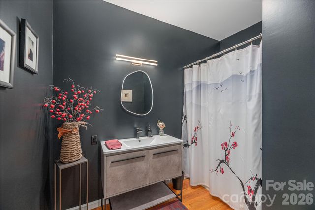 35 Hillcreek Drive, Asheville, NC 28804