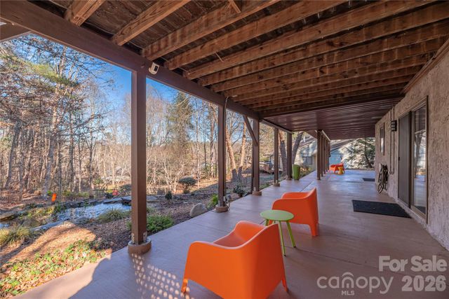 35 Hillcreek Drive, Asheville, NC 28804