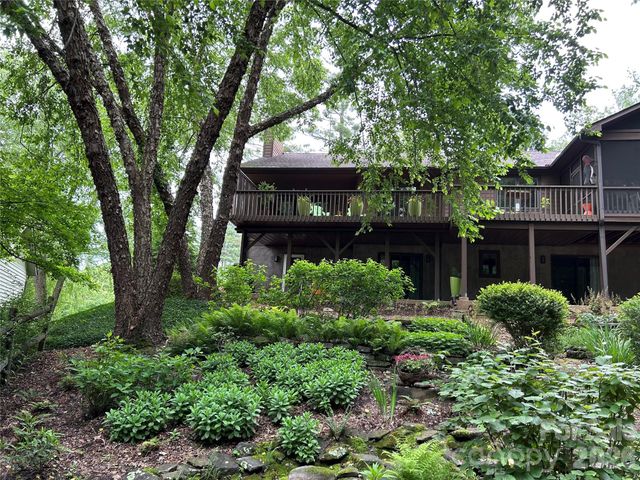 35 Hillcreek Drive, Asheville, NC 28804