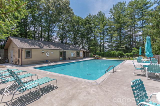 35 Hillcreek Drive, Asheville, NC 28804