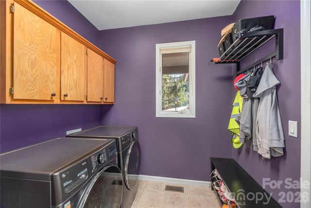 35 Hillcreek Drive, Asheville, NC 28804