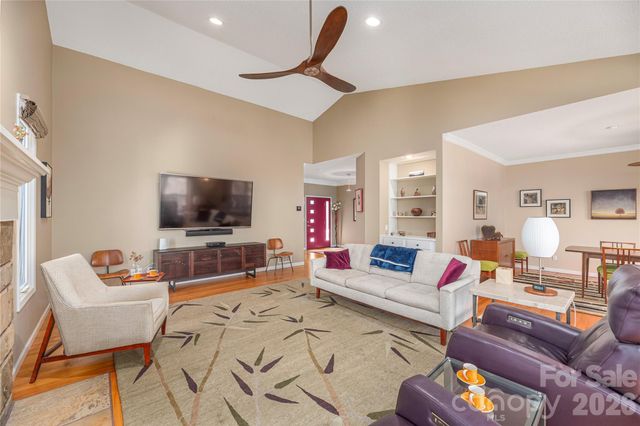 35 Hillcreek Drive, Asheville, NC 28804