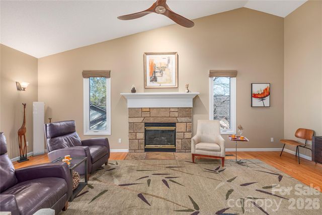 35 Hillcreek Drive, Asheville, NC 28804