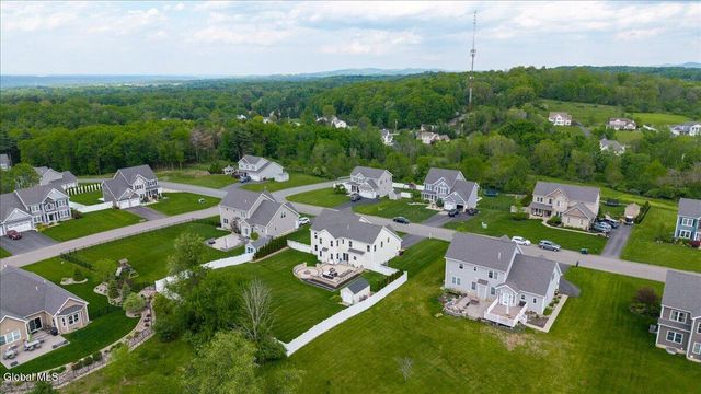 46 Haywood Lane, North Greenbush, NY 12198