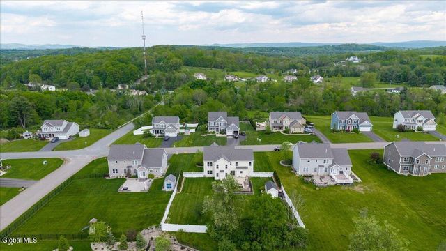 46 Haywood Lane, North Greenbush, NY 12198
