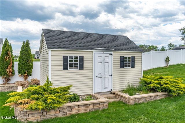 46 Haywood Lane, North Greenbush, NY 12198