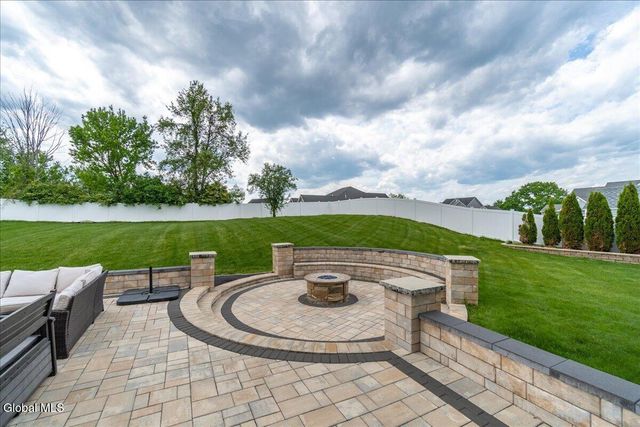46 Haywood Lane, North Greenbush, NY 12198