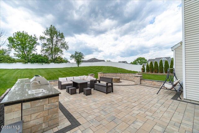 46 Haywood Lane, North Greenbush, NY 12198