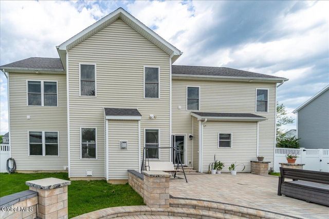 46 Haywood Lane, North Greenbush, NY 12198