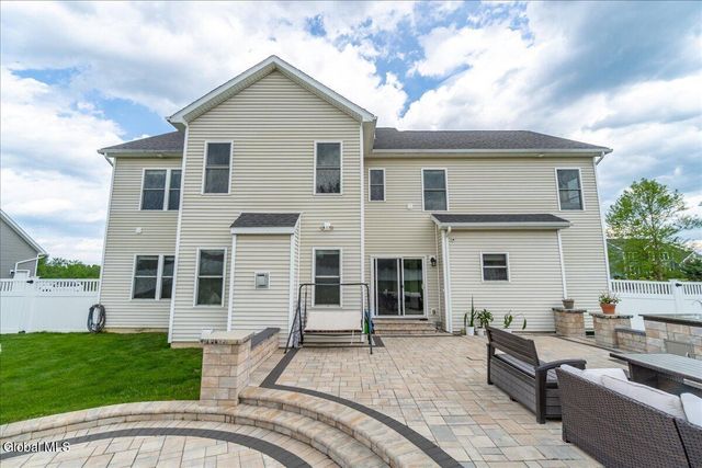 46 Haywood Lane, North Greenbush, NY 12198