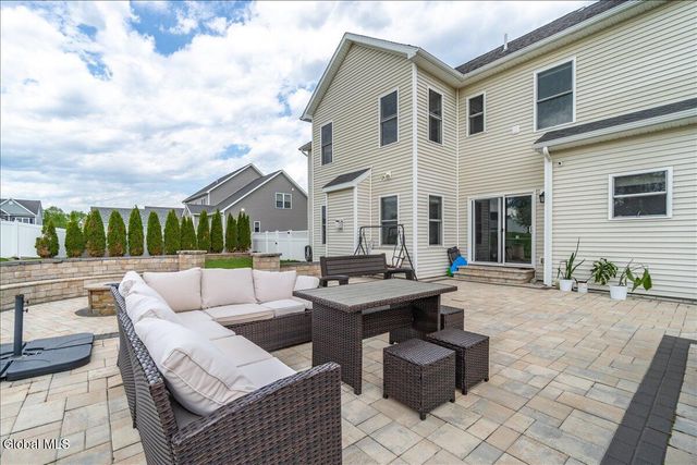 46 Haywood Lane, North Greenbush, NY 12198