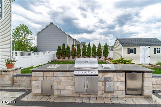 46 Haywood Lane, North Greenbush, NY 12198