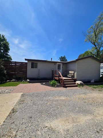 12495 5 Mile Road, Evart, MI 49631