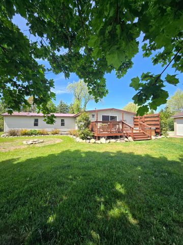 12495 5 Mile Road, Evart, MI 49631