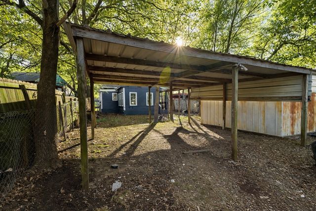 727 W Day Street, Denison, TX 75020