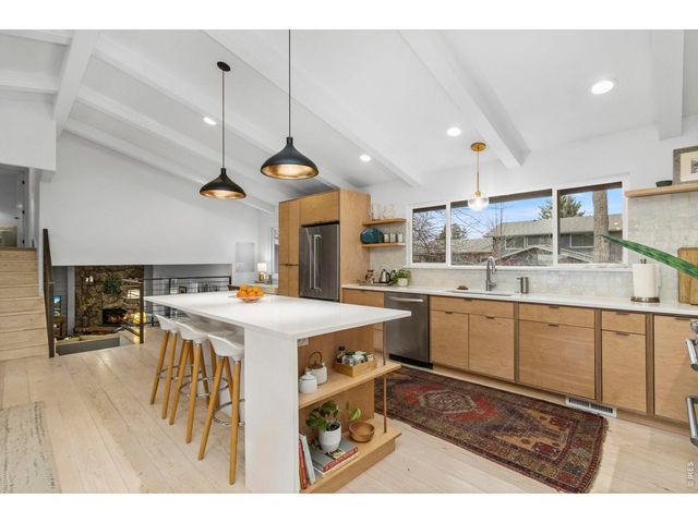 2237 Iroquois Dr, Fort Collins, CO 80525