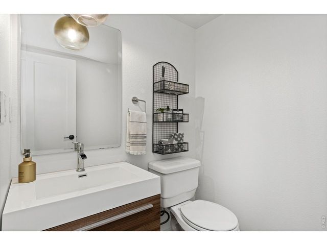 2237 Iroquois Dr, Fort Collins, CO 80525