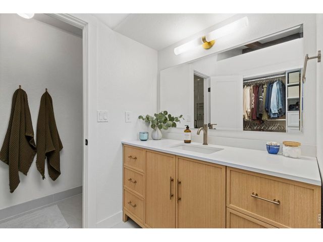 2237 Iroquois Dr, Fort Collins, CO 80525