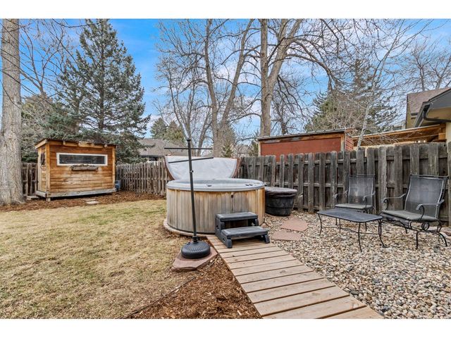 2237 Iroquois Dr, Fort Collins, CO 80525
