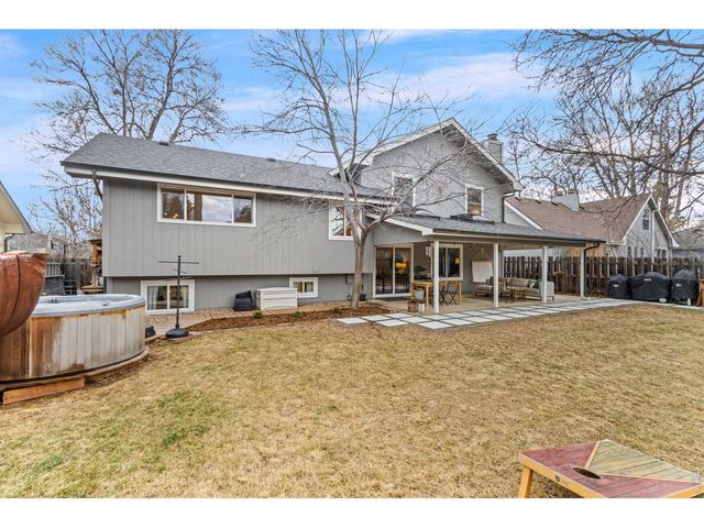2237 Iroquois Dr, Fort Collins, CO 80525