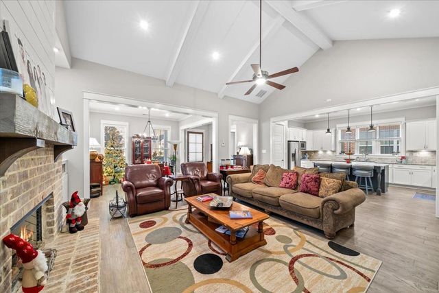 60 COTTON BEND DR, Rossville, TN 38066