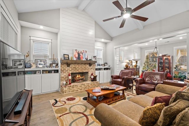 60 COTTON BEND DR, Rossville, TN 38066