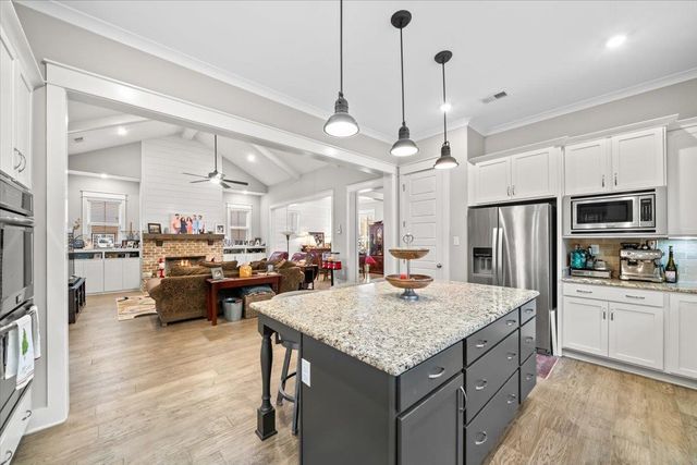 60 COTTON BEND DR, Rossville, TN 38066