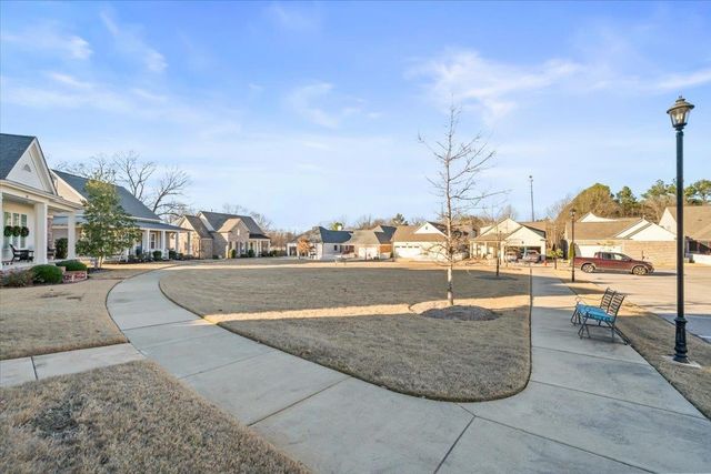 60 COTTON BEND DR, Rossville, TN 38066