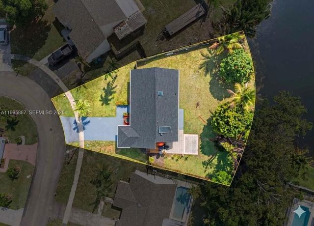 2710 Azalea Ave, Miramar, FL 33025